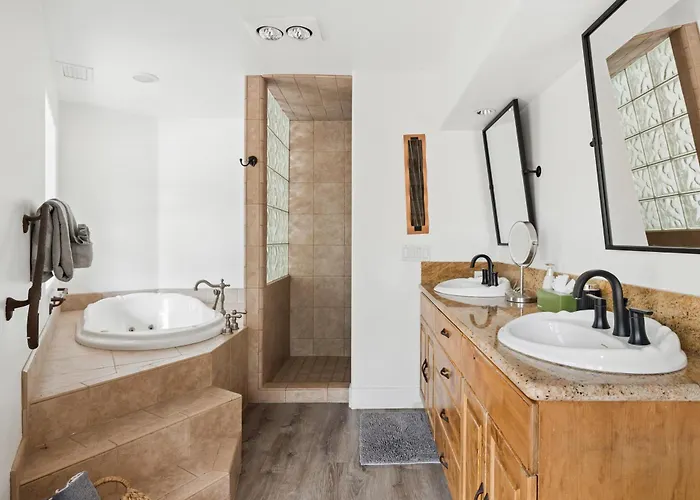 Prime Location In Chapel - Heated Pool & | Red Rock Views | Hot Tub Dom wakacyjny *